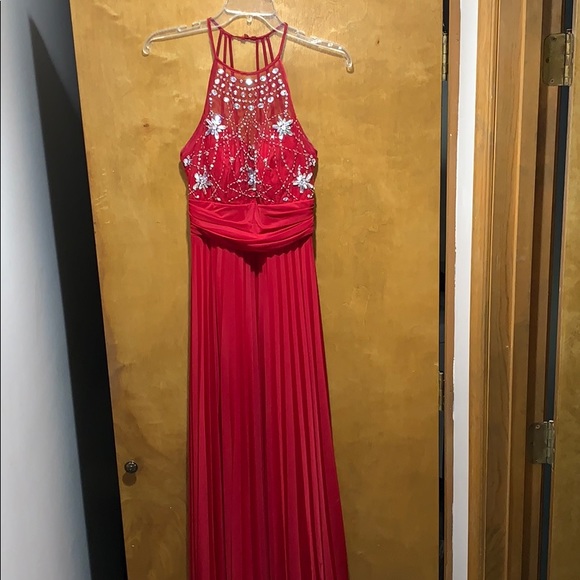 B. Darlin long red prom dress - Picture 1 of 6